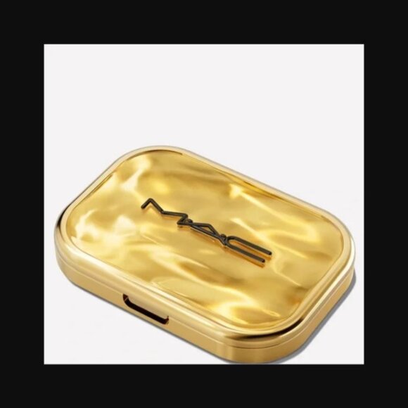 MAC TREASURED EYE SHADOW PALETTE ALL THE RICHES NIB - Picture 2 of 4